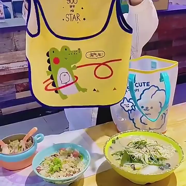 זוג סינרים לתינוק עמידים למים